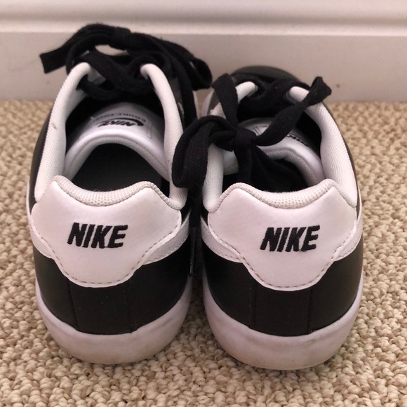 Nike’s - Picture 3 of 3